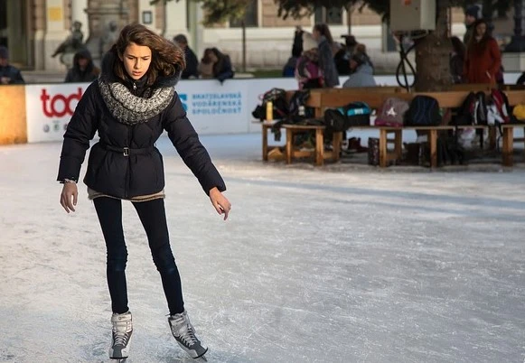 Удовольствие от катания на коньках и польза для здоровья от занятий конькобежным спортом Удовольствие от катания на коньках и польза для здоровья от занятий конькобежным спортом